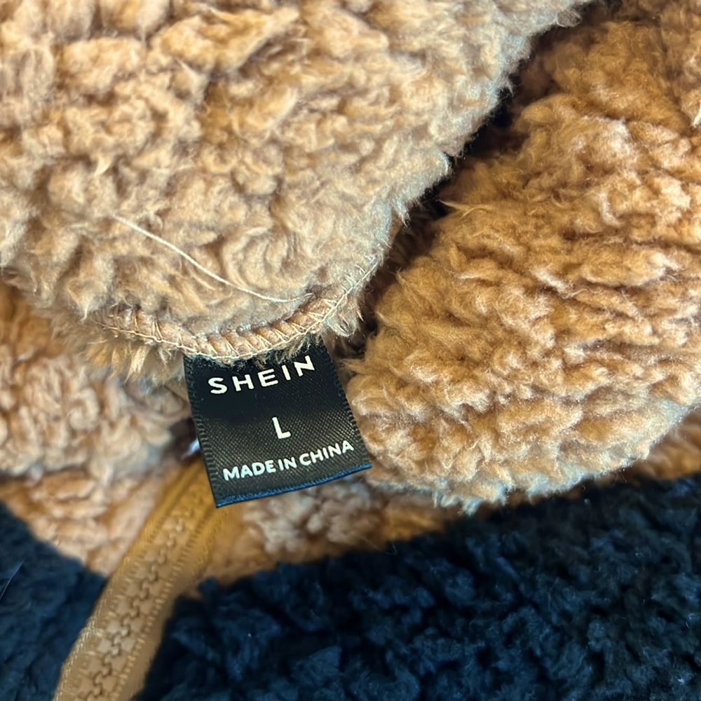 Full Zipper Puffer Fleece Jacket w/pockets - Picture 5 of 5